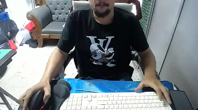 Snapshot of alexam_gal@xh chatting on 02/06/25, 02:26 alexam galxh online show from 02/06/25, 02:26