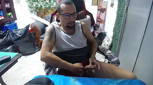 Snapshot of alexam_gal@xh chatting on 02/12/25, 10:59 alexam galxh online show from 02/12/25, 10:59