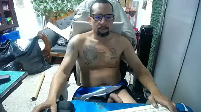 Snapshot of alexam_gal@xh chatting on 02/20/25, 09:20 alexam galxh online show from 02/20/25, 09:20