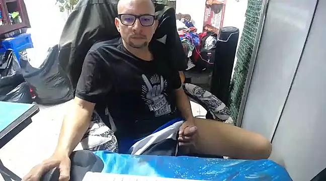 Snapshot of alexam_gal@xh chatting on 02/25/25, 11:55 alexam galxh online show from 02/25/25, 11:55