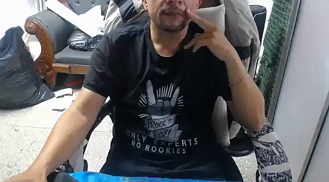 Snapshot of alexam_gal@xh chatting on 02/26/25, 04:35 alexam galxh online show from 02/26/25, 04:35