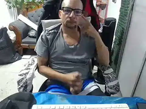 Snapshot of alexam_gal@xh chatting on 02/28/25, 05:37 alexam galxh online show from 02/28/25, 05:37