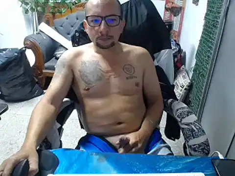 Snapshot of alexam_gal@xh chatting on 03/03/25, 12:48 alexam galxh online show from 03/03/25, 12:48