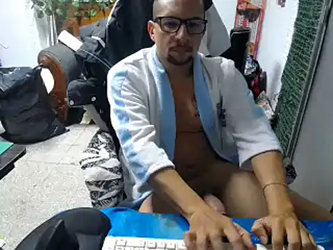 Snapshot of alexam_gal@xh chatting on 03/04/25, 07:54 alexam galxh online show from 03/04/25, 07:54