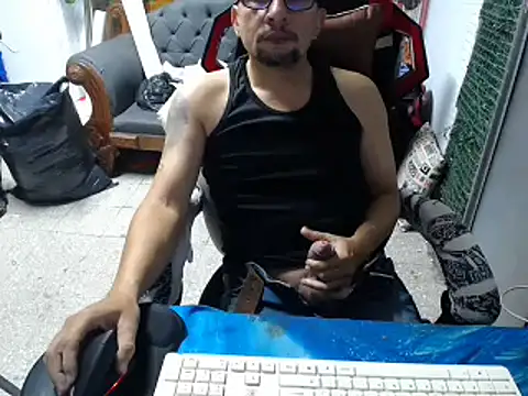 Snapshot of alexam_gal@xh chatting on 03/07/25, 12:45 alexam galxh online show from 03/07/25, 12:45