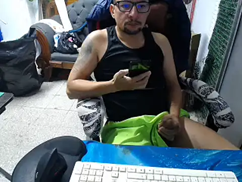 Snapshot of alexam_gal@xh chatting on 03/08/25, 01:36 alexam galxh online show from 03/08/25, 01:36