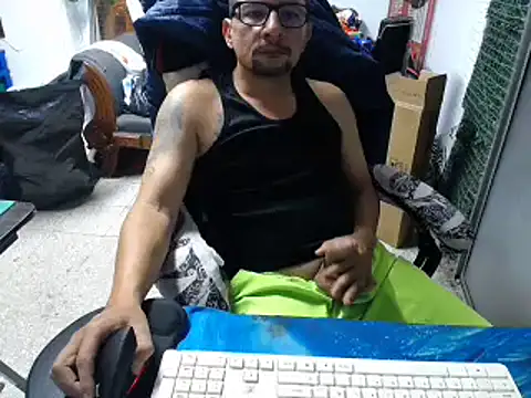 Snapshot of alexam_gal@xh chatting on 03/08/25, 09:51 alexam galxh online show from 03/08/25, 09:51