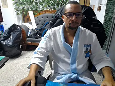 Snapshot of alexam_gal@xh chatting on 03/12/25, 12:57 alexam galxh online show from 03/12/25, 12:57