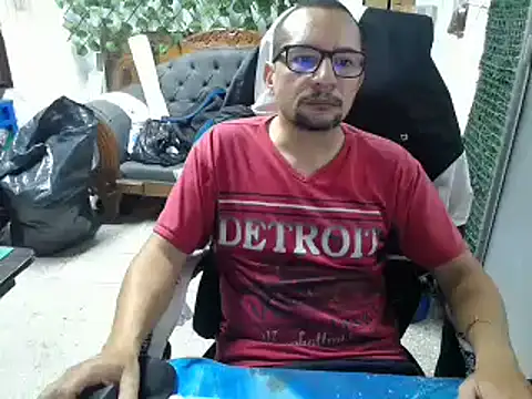 Snapshot of alexam_gal@xh chatting on 03/13/25, 01:21 alexam galxh online show from 03/13/25, 01:21