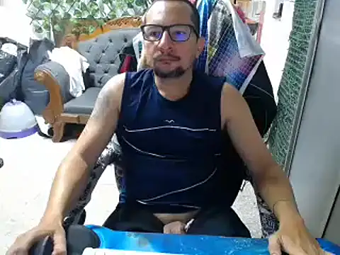 Snapshot of alexam_gal@xh chatting on 03/19/25, 10:20 alexam galxh online show from 03/19/25, 10:20