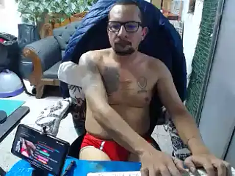 Snapshot of alexam_gal@xh chatting on 03/22/25, 04:47 alexam galxh online show from 03/22/25, 04:47