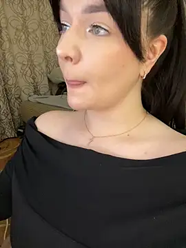 Snapshot of HellMoor chatting on 11/06/25, 07:04 HellMoor online show from 11/06/25, 07:04