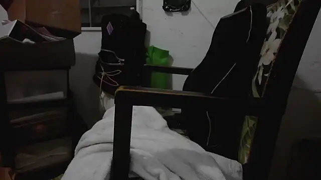 poppergirl69 online show from 12/16/24, 04:55