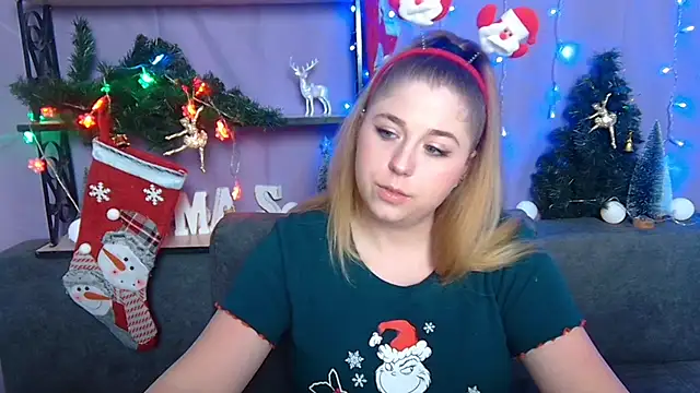 Snapshot of JessikaDaniel chatting on 12/18/24, 10:19 JessikaDaniel online show from 12/18/24, 10:19