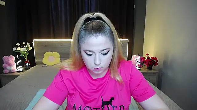 Snapshot of JessikaDaniel chatting on 11/18/25, 07:35 JessikaDaniel online show from 11/18/25, 07:35