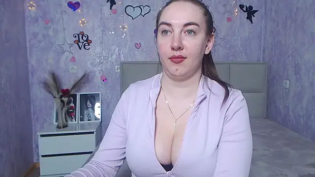 Snapshot of KaleyReed chatting on 02/19/25, 09:28 KaleyReed online show from 02/19/25, 09:28