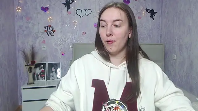 Snapshot of KaleyReed chatting on 03/01/25, 11:28 KaleyReed online show from 03/01/25, 11:28