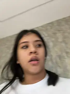 Snapshot of Alhanna_ chatting on 12/07/24, 10:17 Alhanna online show from 12/07/24, 10:17