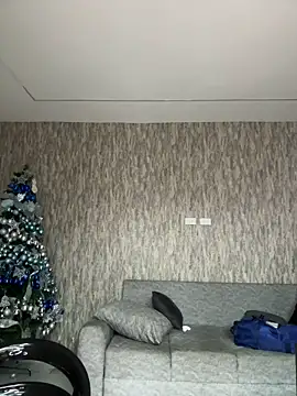 Snapshot of Alhanna_ chatting on 12/10/24, 10:05 Alhanna online show from 12/10/24, 10:05