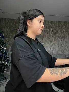 Snapshot of Alhanna_ chatting on 12/12/24, 09:58 Alhanna online show from 12/12/24, 09:58