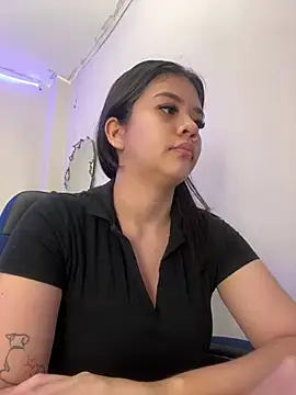 Snapshot of Alhanna_ chatting on 03/02/25, 07:34 Alhanna online show from 03/02/25, 07:34