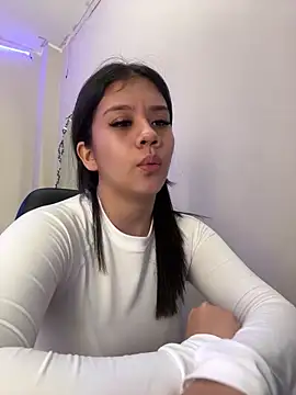 Snapshot of Alhanna_ chatting on 03/04/25, 10:16 Alhanna online show from 03/04/25, 10:16