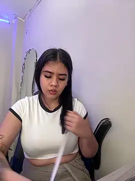 Snapshot of Alhanna_ chatting on 03/07/25, 02:25 Alhanna online show from 03/07/25, 02:25