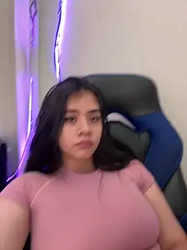 Snapshot of Alhanna_ chatting on 03/11/25, 12:54 Alhanna online show from 03/11/25, 12:54