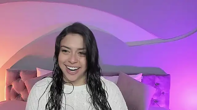 Snapshot of Nicolle_W chatting on 03/21/25, 12:06 Nicolle W online show from 03/21/25, 12:06