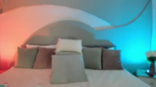 Snapshot of Nicolle_W chatting on 10/10/25, 11:53 Nicolle W online show from 10/10/25, 11:53