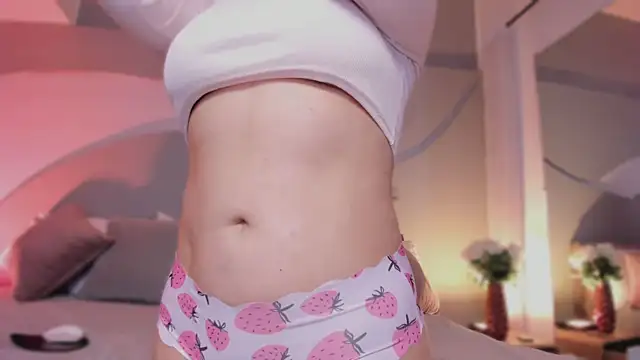 Snapshot of Nicolle_W chatting on 03/06/26, 11:39 Nicolle W online show from 03/06/26, 11:39