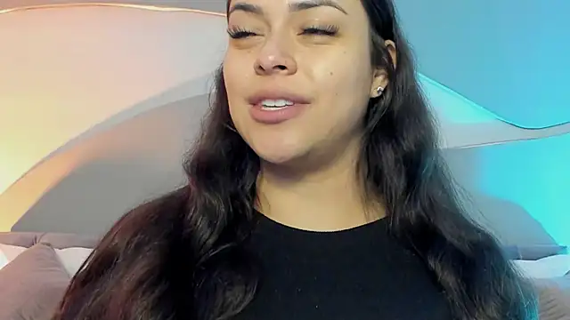 Snapshot of Nicolle_W chatting on 03/14/26, 11:37 Nicolle W online show from 03/14/26, 11:37