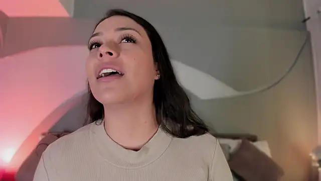 Snapshot of Nicolle_W chatting on 04/16/26, 11:44 Nicolle W online show from 04/16/26, 11:44