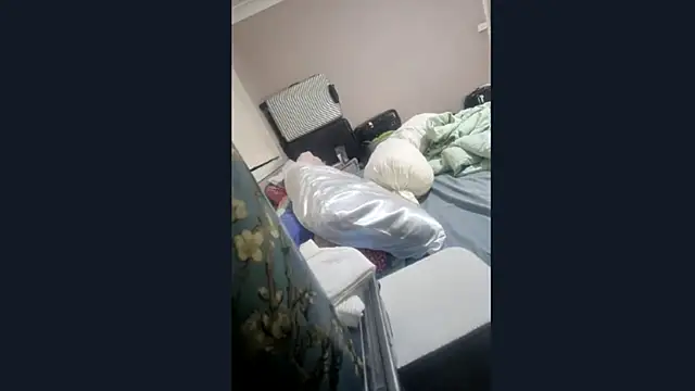 AmateurGuy23 online show from 12/31/24, 03:31