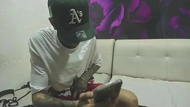 Snapshot of SecretsParty chatting on 03/22/25, 03:09 SecretsParty online show from 03/22/25, 03:09