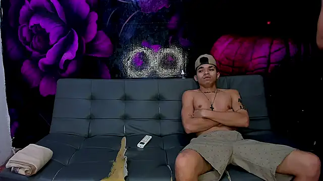 Snapshot of SecretsParty chatting on 09/30/25, 02:33 SecretsParty online show from 09/30/25, 02:33