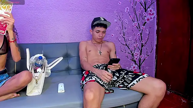 Snapshot of SecretsParty chatting on 10/28/25, 08:00 SecretsParty online show from 10/28/25, 08:00