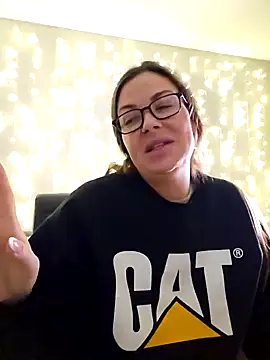 Snapshot of RebeccaXO_ chatting on 12/11/24, 03:45 RebeccaXO online show from 12/11/24, 03:45