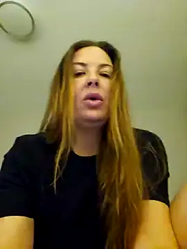 Snapshot of RebeccaXO_ chatting on 01/18/25, 03:53 RebeccaXO online show from 01/18/25, 03:53