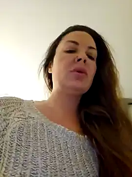 Snapshot of RebeccaXO_ chatting on 02/05/25, 03:23 RebeccaXO online show from 02/05/25, 03:23