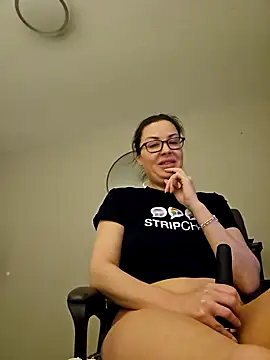 Snapshot of RebeccaXO_ chatting on 02/07/25, 03:34 RebeccaXO online show from 02/07/25, 03:34