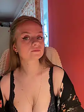 Snapshot of SophiaSweet_ chatting on 03/03/26, 07:03 SophiaSweet online show from 03/03/26, 07:03