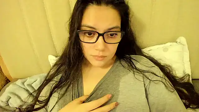Snapshot of roniewester chatting on 06/24/26, 12:20 roniewester online show from 06/24/26, 12:20