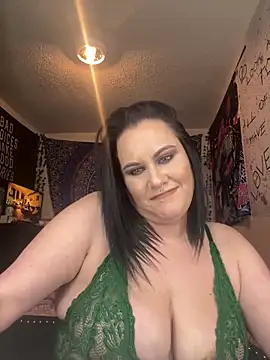 Snapshot of Allie_Austyn chatting on 12/18/24, 05:26 Allie Austyn online show from 12/18/24, 05:26