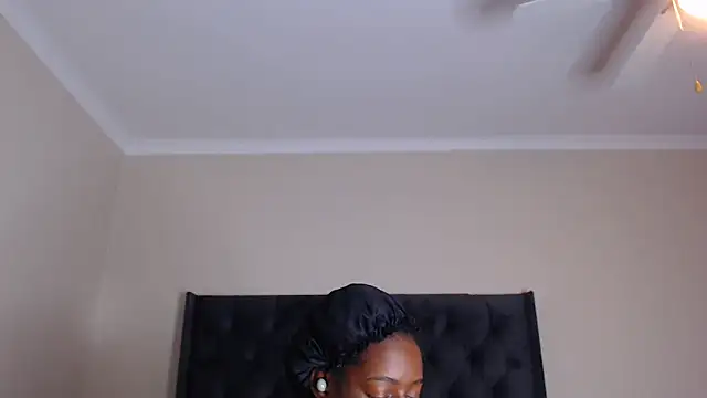 Sexynaughty Gal online show from 11/12/25, 09:25