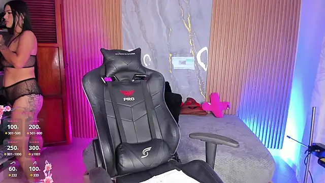 Snapshot of karol_green_ chatting on 02/26/25, 11:48 karol green online show from 02/26/25, 11:48