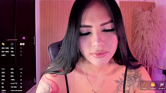 Snapshot of karol_green_ chatting on 10/11/25, 02:55 karol green online show from 10/11/25, 02:55