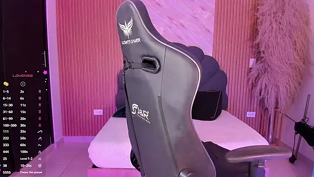 Snapshot of karol_green_ chatting on 10/22/25, 07:24 karol green online show from 10/22/25, 07:24