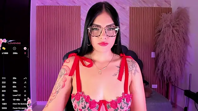 Snapshot of karol_green_ chatting on 12/01/25, 02:33 karol green online show from 12/01/25, 02:33