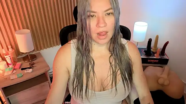 Snapshot of MarianL0ve chatting on 05/06/26, 11:10 MarianL0ve online show from 05/06/26, 11:10